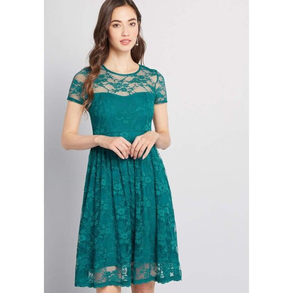 NWT ModCloth Womens Size XS Teal Green Floral Lace Overlay Knee-Length Dress NEW - Picture 1 of 5